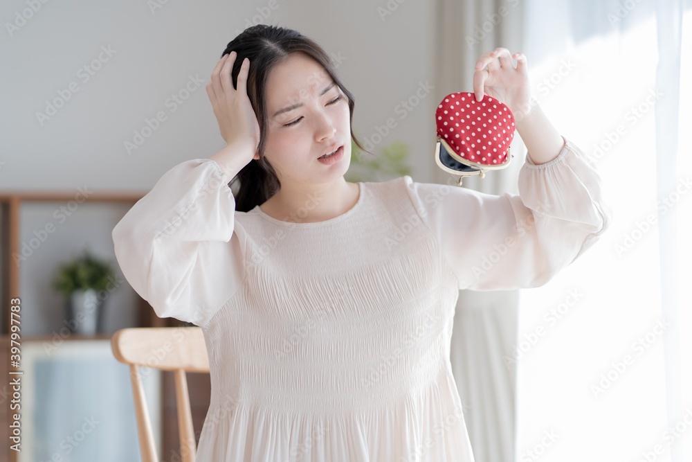 金欠イメージ 若いアジア人女性 金欠イメージ 若いアジア人女性