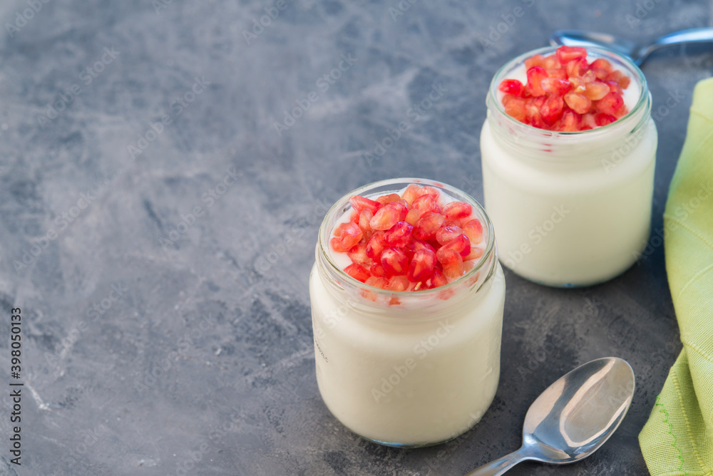 Pomegranate with natural yogurt Pomegranate with natural yogurt