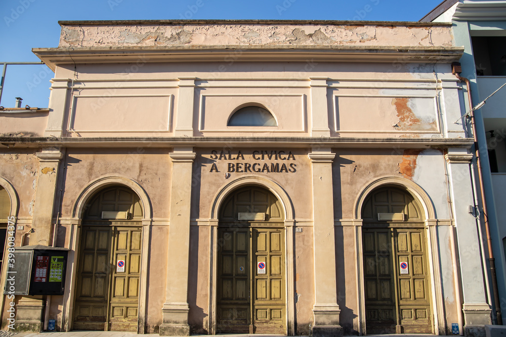 Obraz premium facade of European building style in the city, translation is civic hall in bergamas
