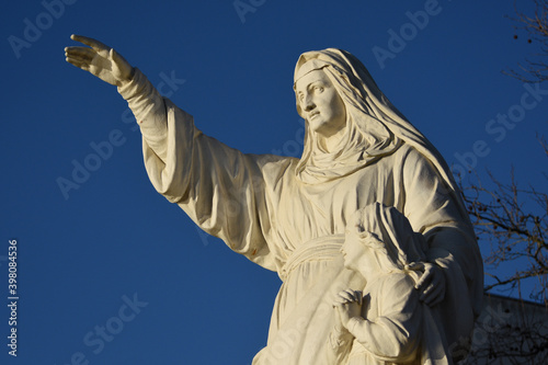 Fotografia Saint Anne statue saluant les marins,  butte saint Anne à Nantes