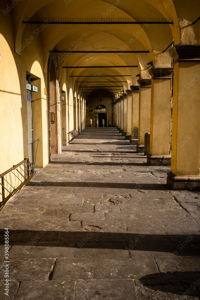 Colonnato nel centro di Faenza
