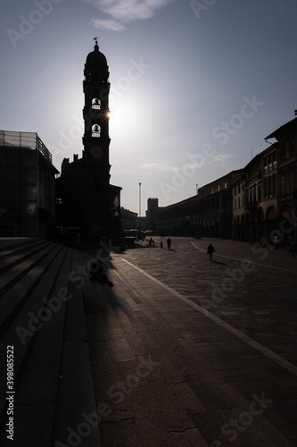 Obraz na płótnie Piazza nel centro di Faenza w salonie