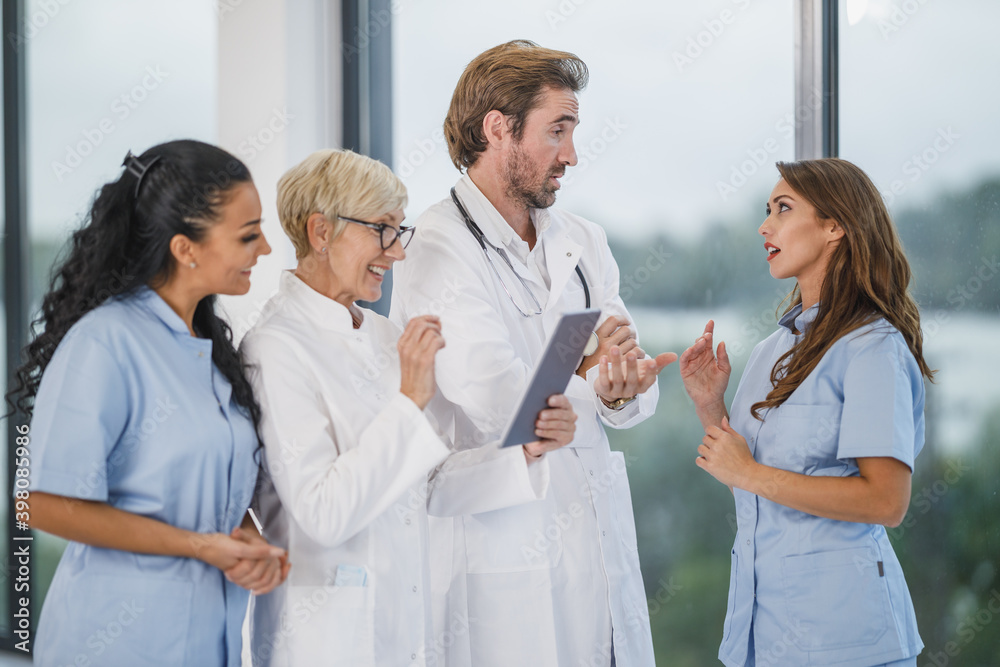 Obraz premium Getting More Out Of Medicine With Modern Technology