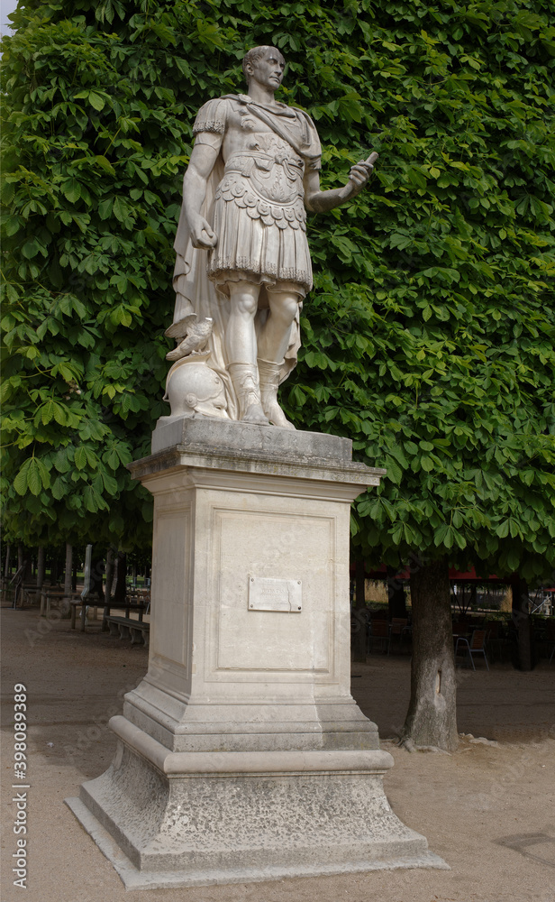 Cesar Ambrogio Parisi -statue of Gaius Julius Caesar, Roman Emperor, in the Jardin des Tuileri Cesar Ambrogio Parisi -statue of Gaius Julius Caesar, Roman Emperor, in the Jardin des Tuileri