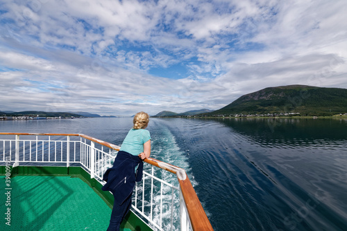 Norwegen - Hurtigruten - Lofoten - Küste photo