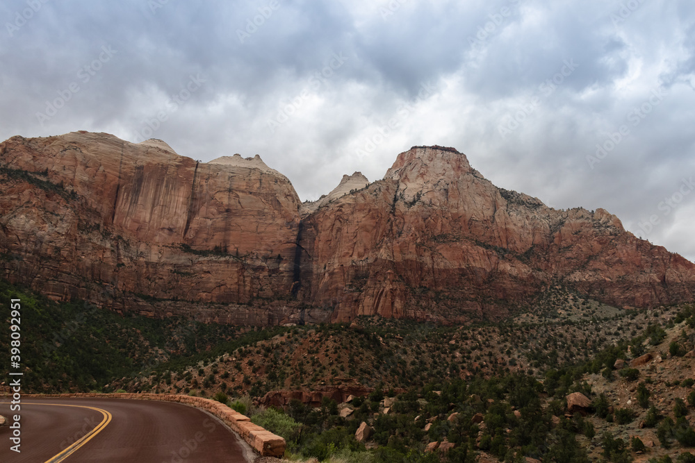 Fototapeta premium Road through Zion National Park