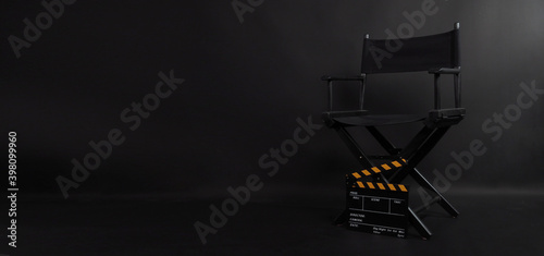 Fotografie Director chair and Clapper board or movie slate use in video production , film ,movie and cinema industry