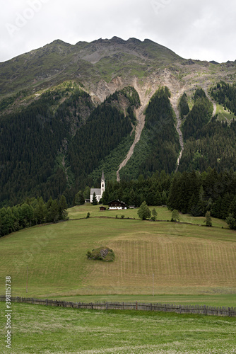 Village in the Mountains, Entholz - Ento