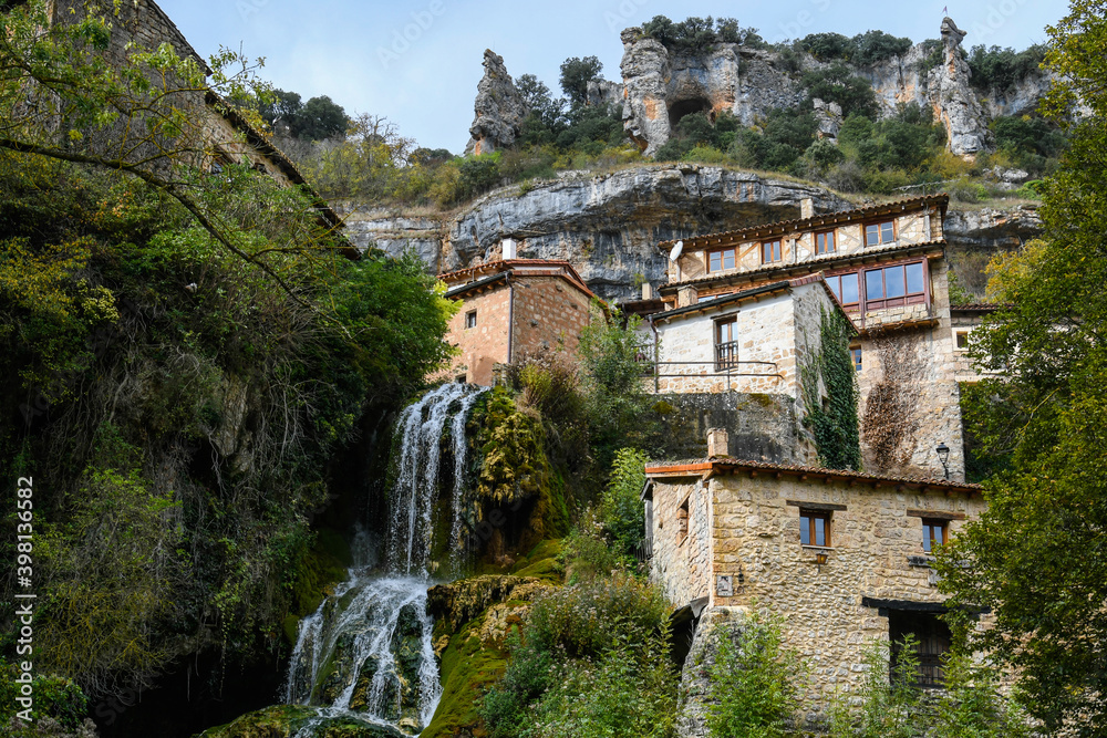 Orbaneja del Castillo waterfalls