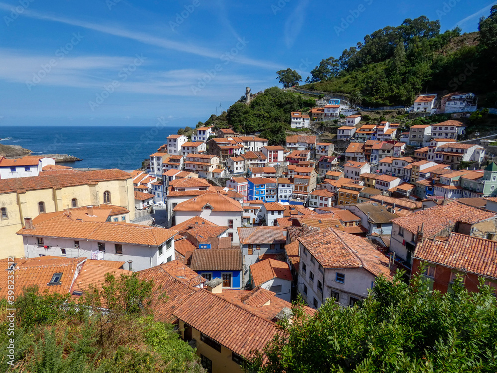 Cudillero​​ es un concejo, parroquia y localidad de la comunidad autónoma del Principado de Asturias, España. 