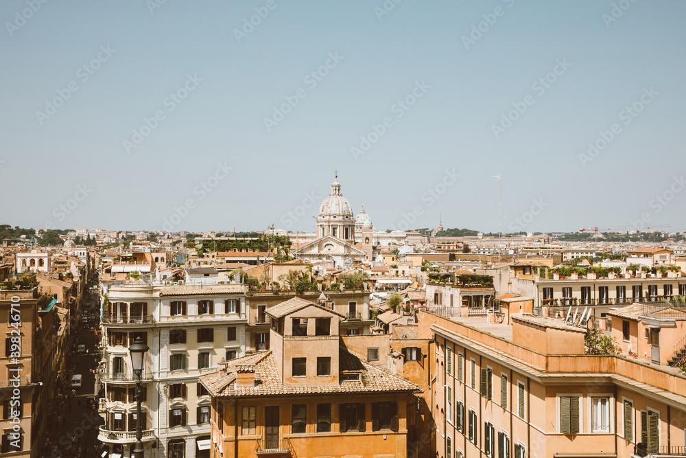 Obraz premium Panoramic view of city Rome with old houses from the Spanish ste