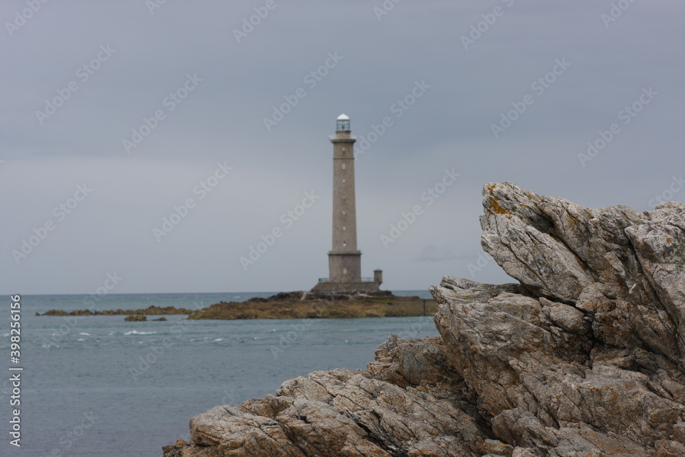 Leutchtturm mit Felsen in Frankreich