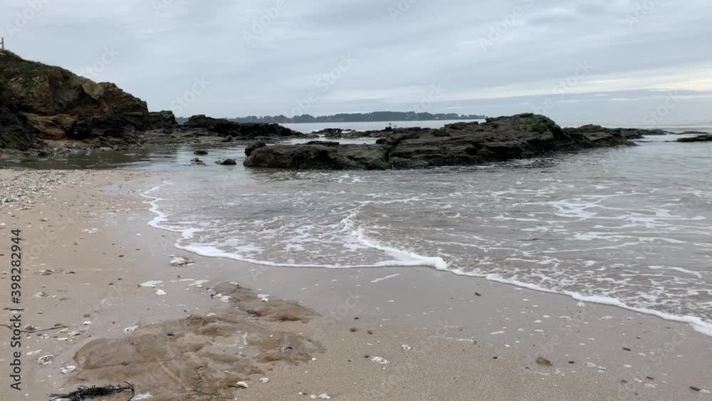 Plage des granges à Billiers dans le Morbihan en Bretagne un après midi d'automne Plage des granges à Billiers dans le Morbihan en Bretagne un après midi d'automne