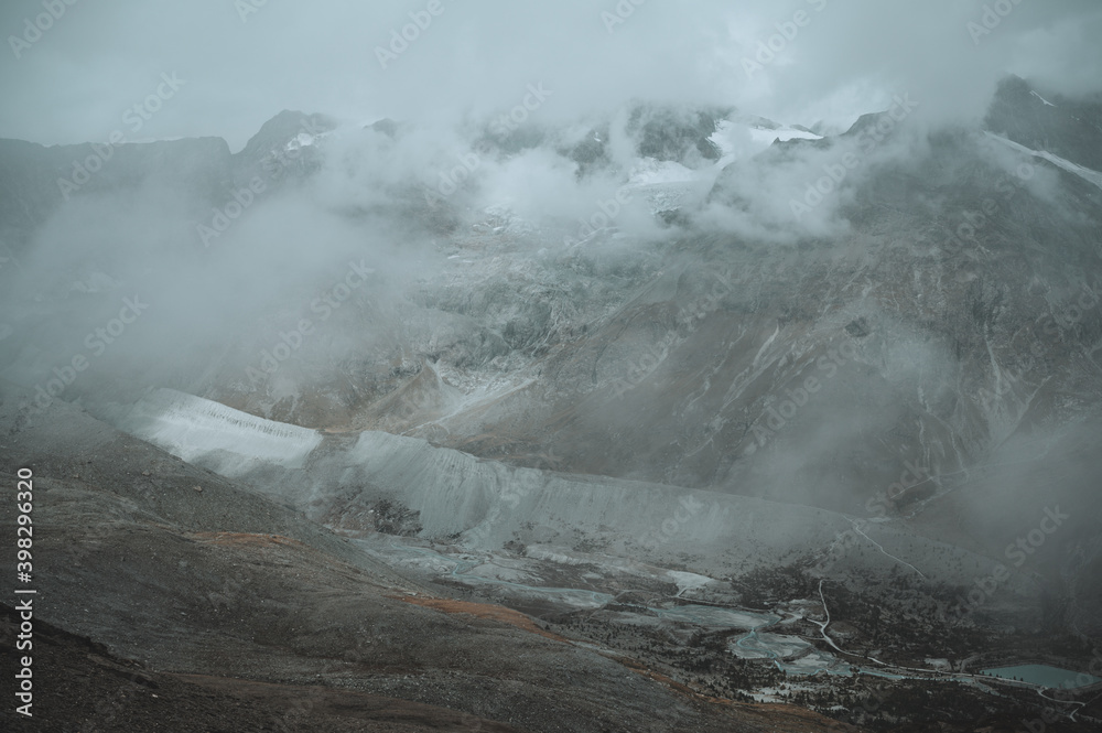 Ausblick am Fuße des Matterhorns