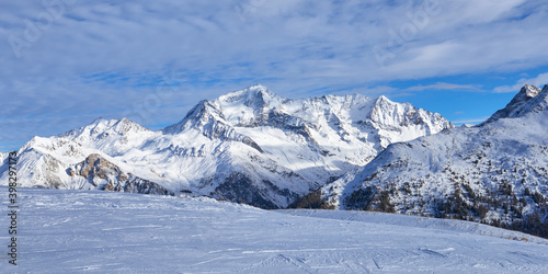 Panoramic view of the high mountains near Tignes ski resort in France during the winter season. © thecolorpixels