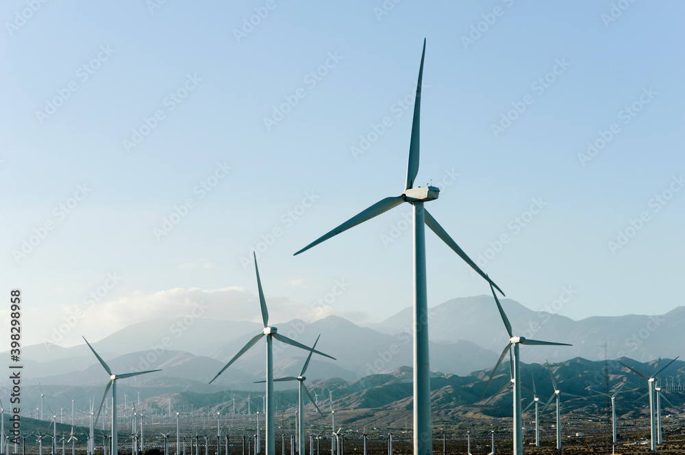 Fototapeta premium Southern California electricity generation windfarm