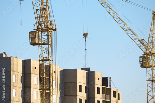 installation of reinforced concrete slabs during the construction of a high-rise residential building 