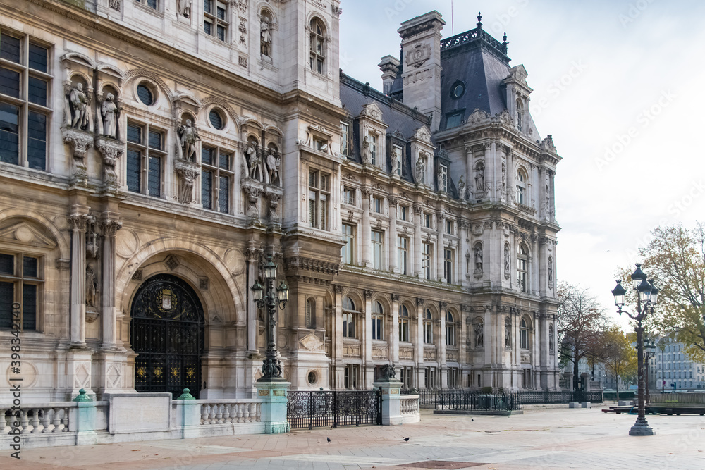 Fototapeta premium Paris, the facade of the Hotel de Ville, city hall of the French capital