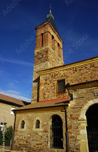 Hospital de Orbigo, Städtchen am Jakobsweg, dem  großen Pilgerweg Europas: Kirche  photo