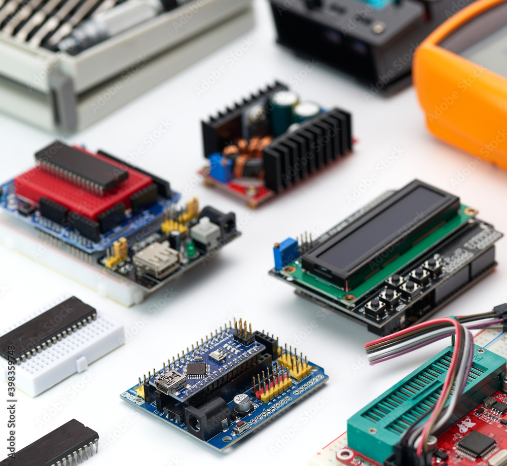 Electronics DIY Arduino modules for beginners learning about microprocessors. Electronics DIY Arduino modules for beginners learning about microprocessors.