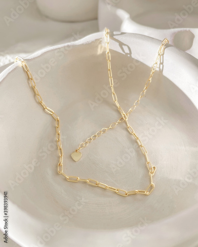 Fotografija Minimalist Linked Paperclip Gold Chain Necklace