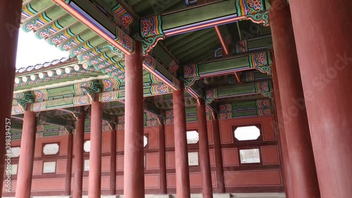 Video of slowly looking up at the architecture of a Korean palace