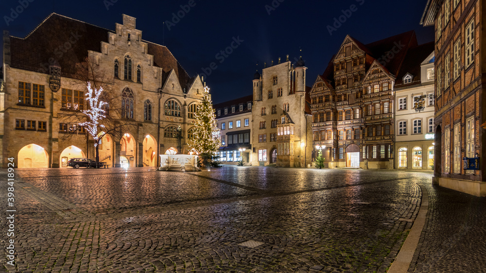 Marktplatz mit Rathaus in Hildesheim