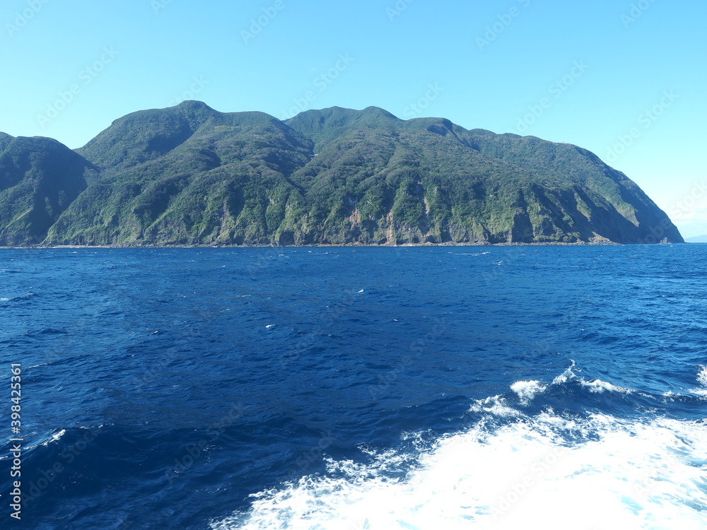 御蔵島と海