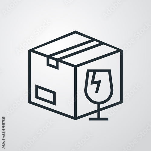 Manejar con cuidado. Logotipo envio frágil. Icono caja de cartón con copa de cristal rota con lineas en fondo gris