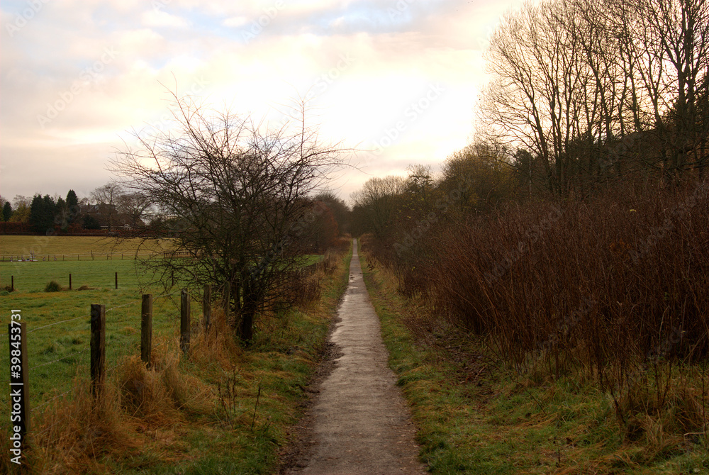 footpath from Darnick to Melrose in early winters morning