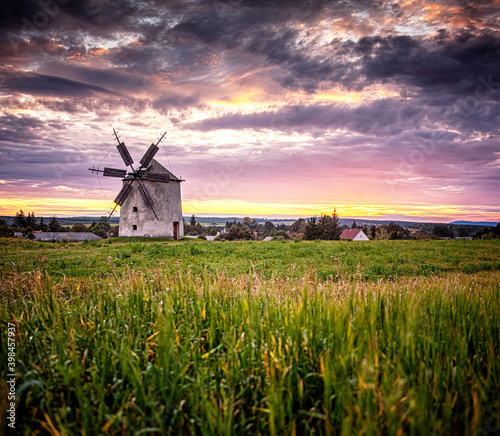 Nice old windmill in Tés, H...