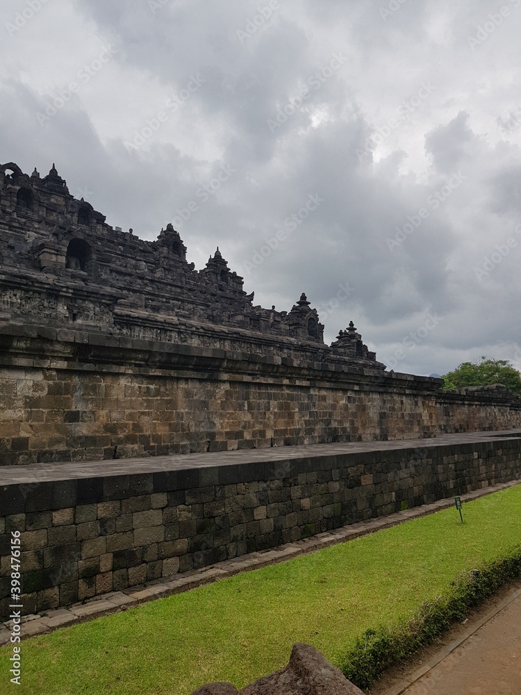 The arrangement of the Borobudur Temple