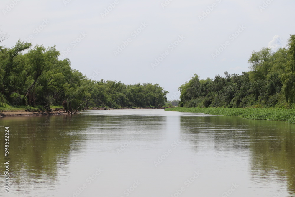 Fototapeta premium Paisaje de río