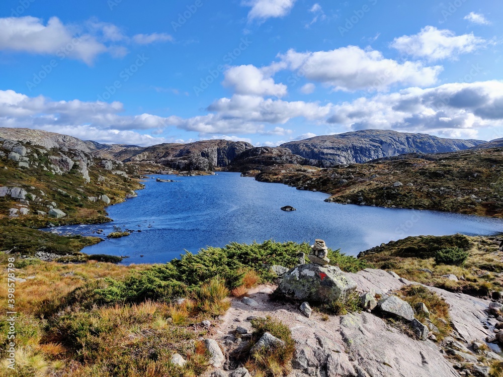 Fototapeta premium lake and mountains (Norway)