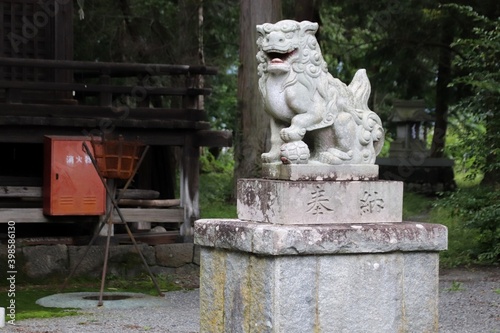 富士御室浅間神社の狛犬