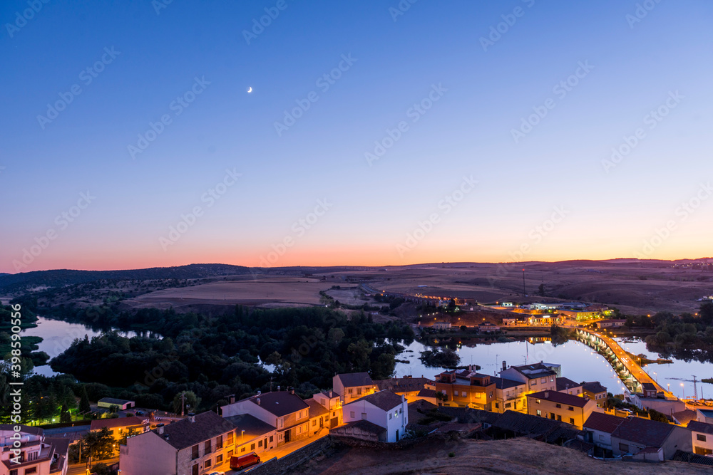 ALBA DE TORMES DE NOCHE 