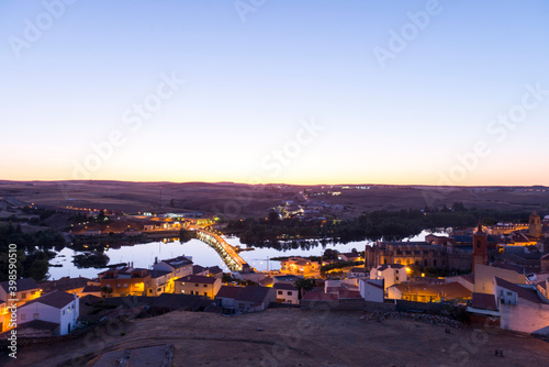 ALBA DE TORMES DE NOCHE 