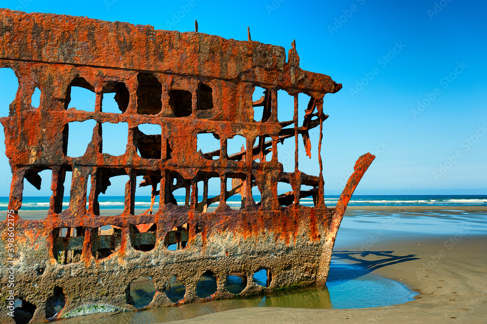 Peter Iredale Ship Wreck at Low Tide