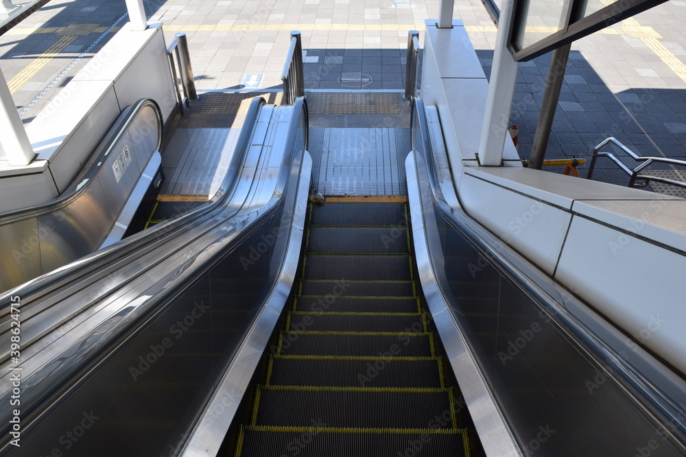 エスカレーター 鉄道駅構内 エスカレーター 鉄道駅構内