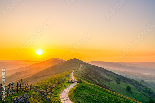 Obraz na płótnie Mam Tor mountain at sunrise in Peak District. United Kingdom w salonie