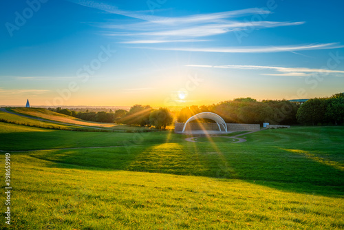Fototapeta Naklejka Na Ścianę i Meble -  Sunrise at the Campbell park in Milton Keynes