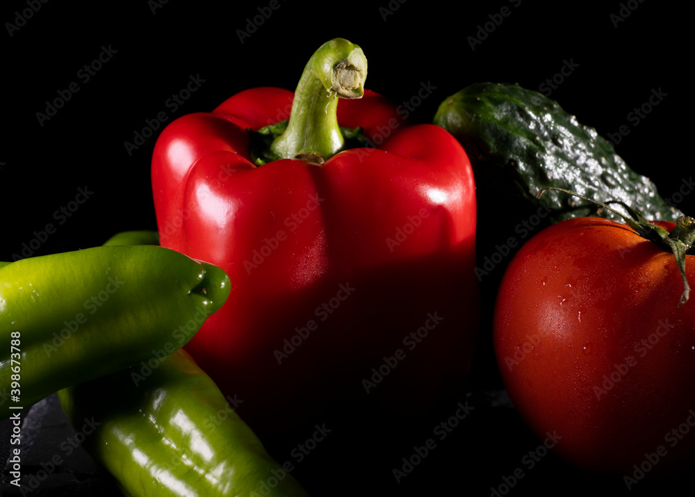 Vegetables and vegetables healthy and health for the body, colors red, green, lemon, peppers, tomatoes and cucumber. Vegetables and vegetables healthy and health for the body, colors red, green, lemon, peppers, tomatoes and cucumber.