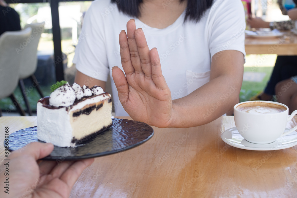 The women used to push the cake plate with the people. Do not eat desserts for weight loss. The women used to push the cake plate with the people. Do not eat desserts for weight loss.
