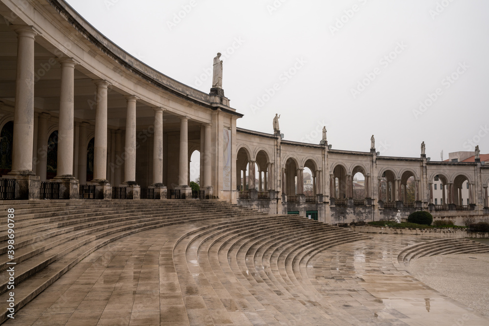 Obraz premium view of the square and stairs leading to the Bailica of our Lady of he Rosary in Fatima