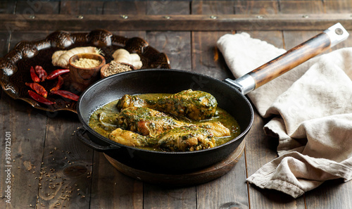 Tableau sur toile Palak Chicken or Chicken Saag, traditional indian or pakistani food