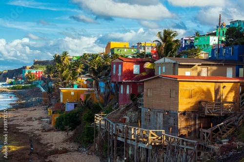 Hermoso paisaje con las casas de playa frente al mar; en San Juan, Puerto Rico. photo
