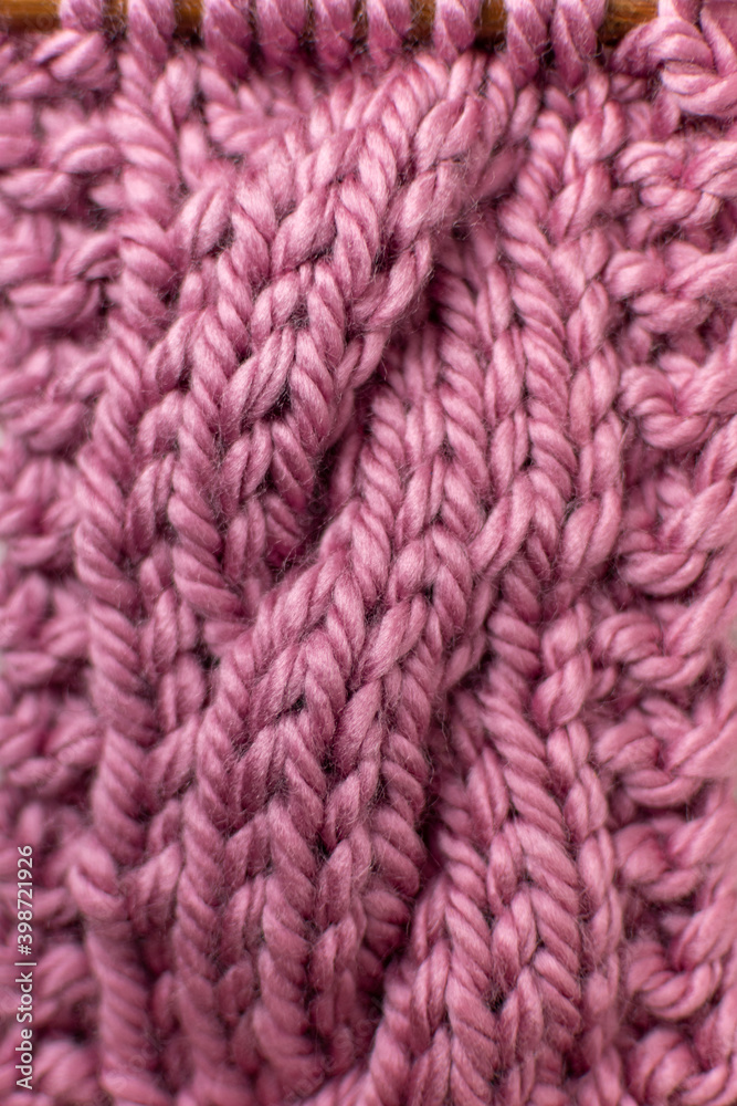 close up of cable knit stitch 