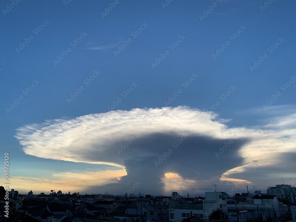 2020年8月30日に東京上空に現れたかなとこ雲 2020年8月30日に東京上空に現れたかなとこ雲