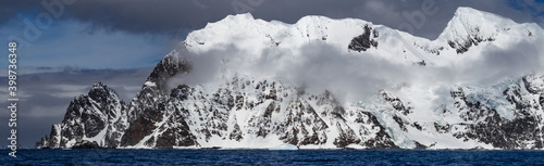 Schilderij op canvas Panorama of Elephant Island near Antarctica2