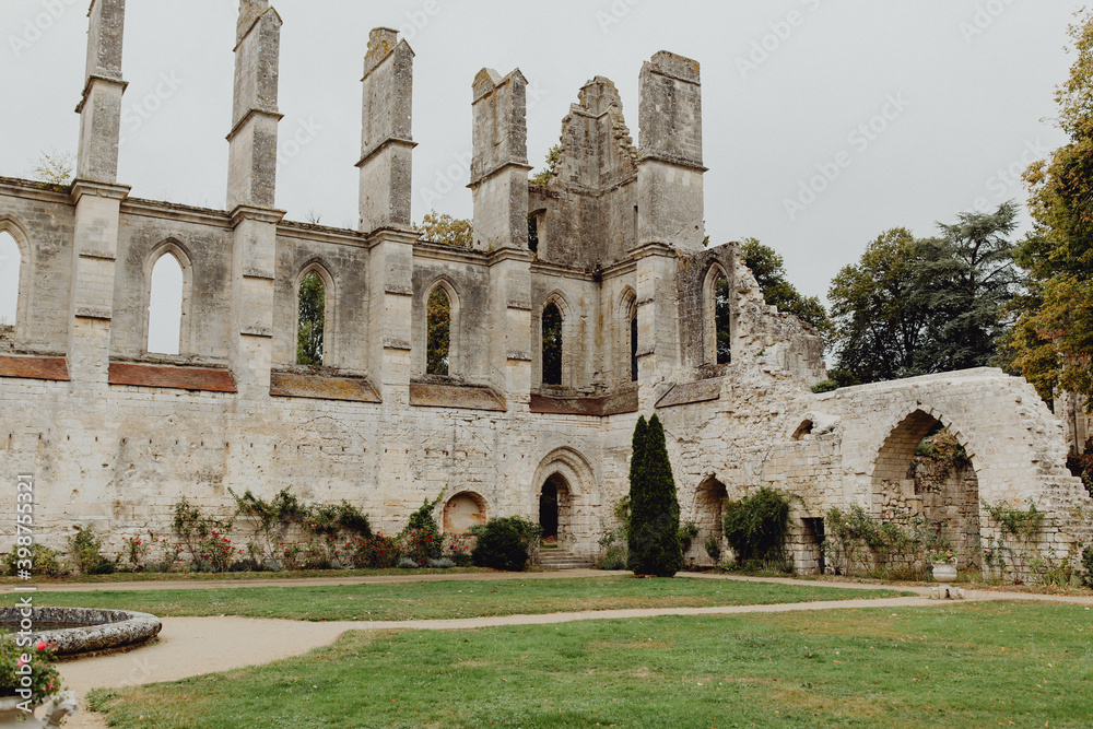 Les ruines d'une abbaye
